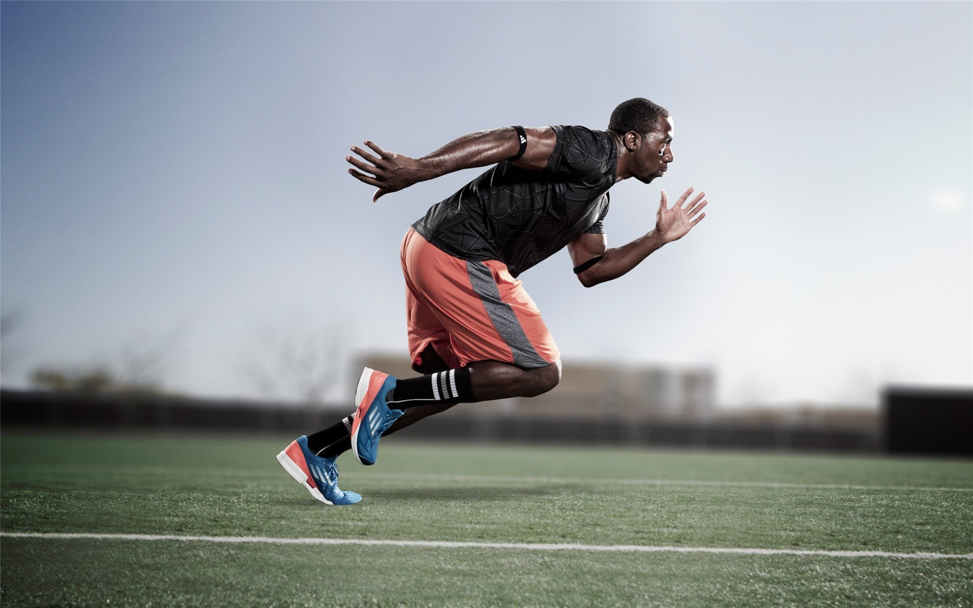 霍勒迪称球队配合默契越来越好，霍勒迪效力过的球队